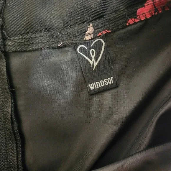 Windsor Black Floral Mini Skater Skirt | Flowy Fit | Pockets | See Description - Picture 3 of 5